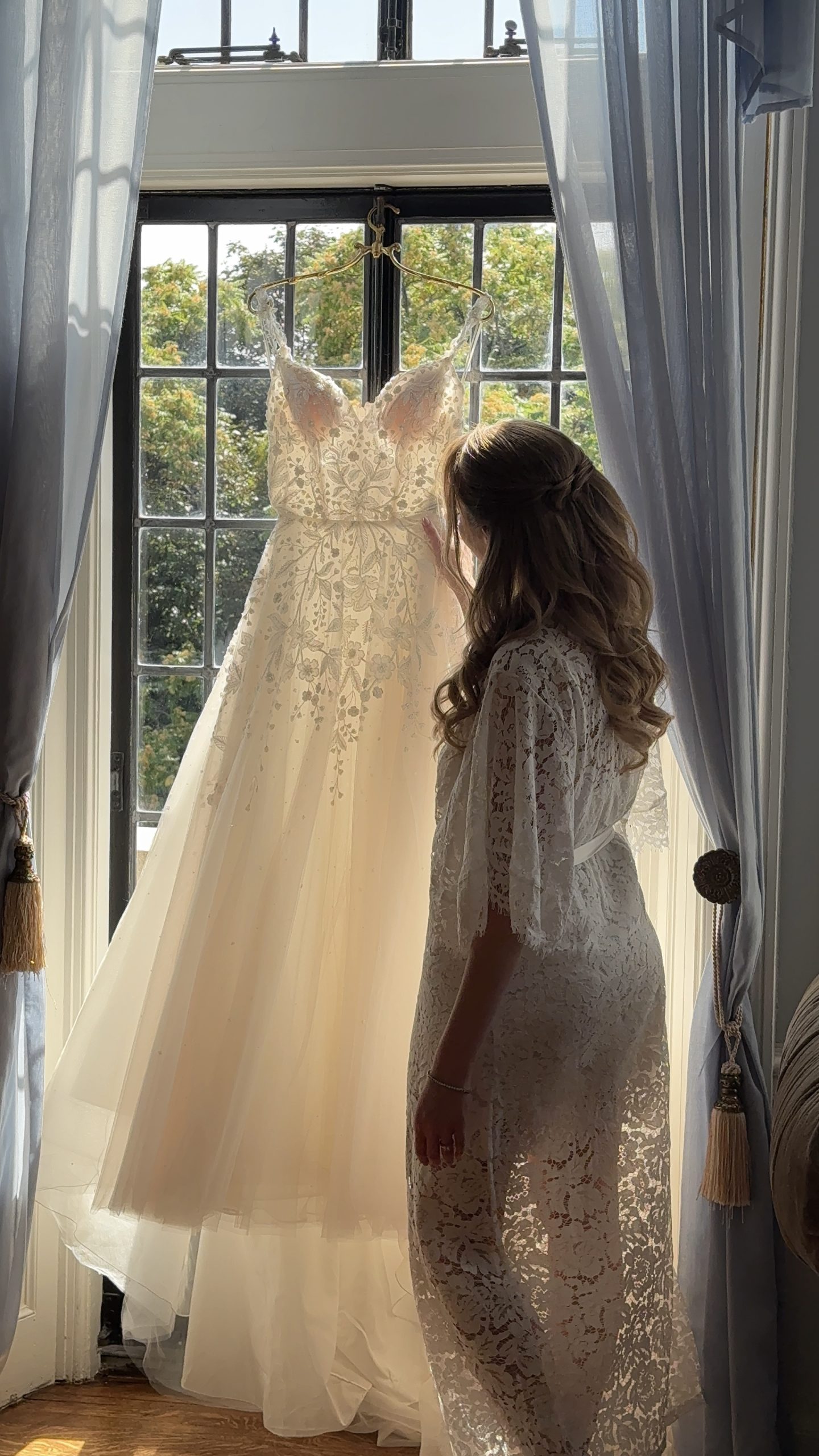 Abbey Yung Method for Wedding Day hair: I followed many of the products and routines Abbey Yung recommended to get my hair to be thicker and avoid breakage before my wedding.